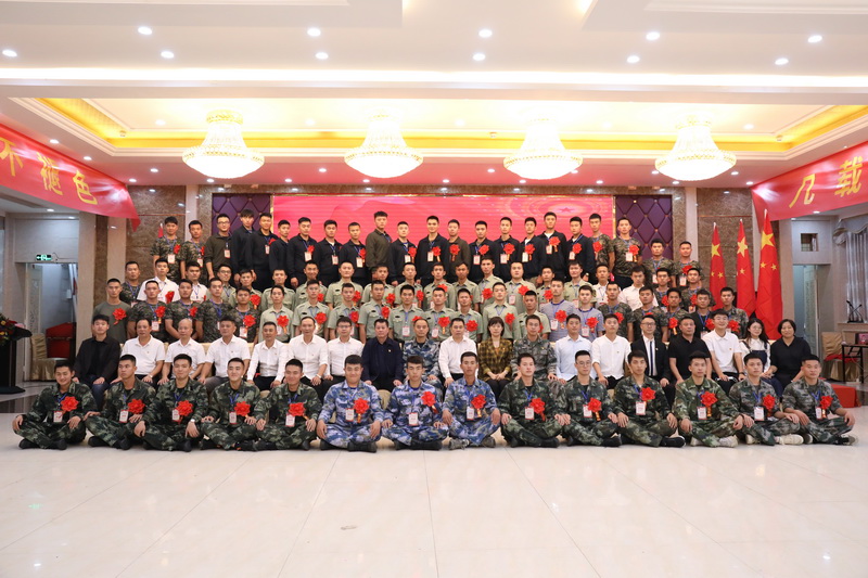 圖4 2021年度汕尾市城區(qū)退役軍人全員適應(yīng)性培訓(xùn)開(kāi)班暨返鄉(xiāng)歡迎儀式合照.jpg